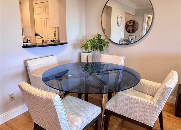 1 bed, 1 bath, 726 sqft, $4,000, Unit 9K