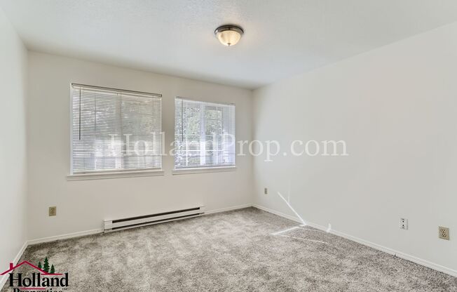 3 beds, 1.5 baths, 836 sqft, $1,595, Unit Unit C