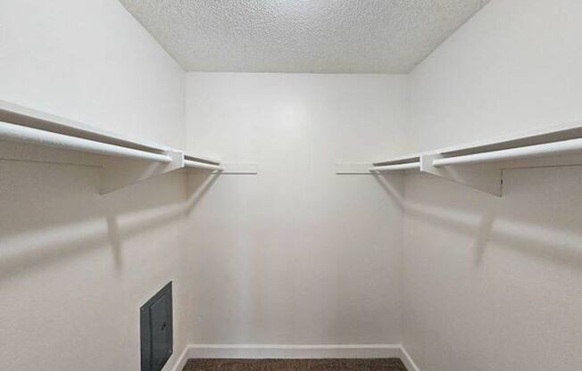 2 beds, 2 baths, 925 sqft, $2,095, Unit 15