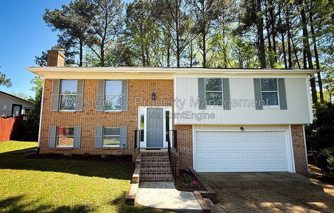 704 E DYNASTY DR