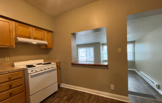 3 beds, 1 bath, $1,425, Unit Unit 4