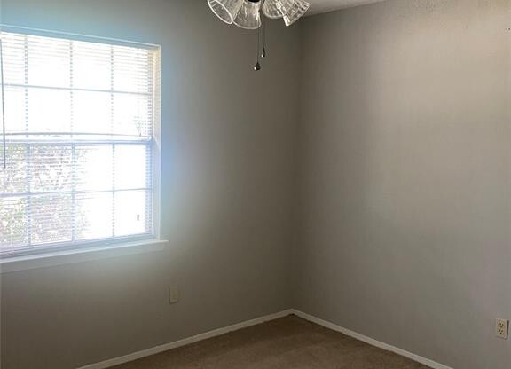312 W LITTLE CRK RD