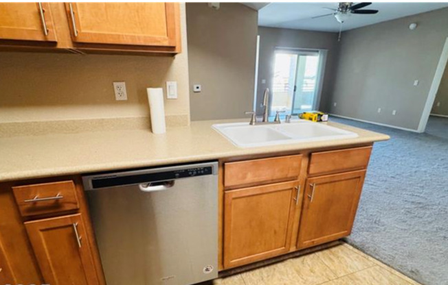 2 beds, 2 baths, $1,745, Unit UNIT 3214