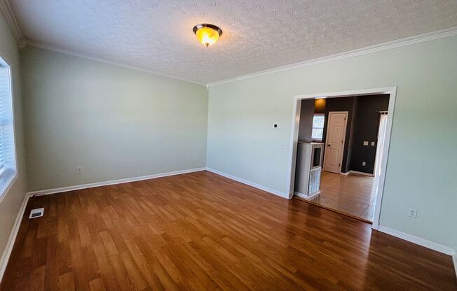 Conveniently located 2 Bedroom, 1.5 Bath Townhouse