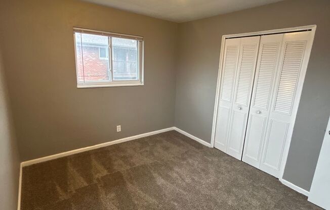 2 beds, 1 bath, 750 sqft, $1,195, Unit B05 1038 18