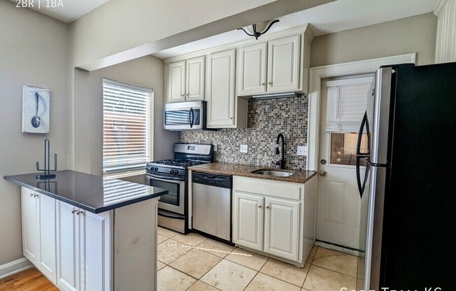 1107 W 45 ST