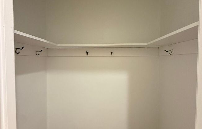 2 beds, 2 baths, 1,303 sqft, $3,000, Unit New King Edward  402