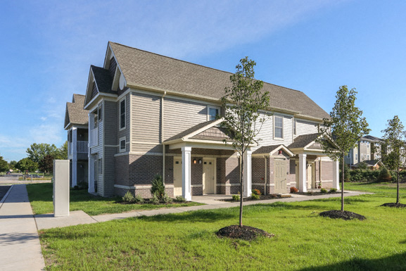 Deer Lakes Apartments â Two-bedroom, Two-full Bath Units - One-bedroom, One-full Bath Units â Patio â In-unit Washer and Dryer - Near UB North â Lake Views â Sweet Home Schools â Pet Friendly