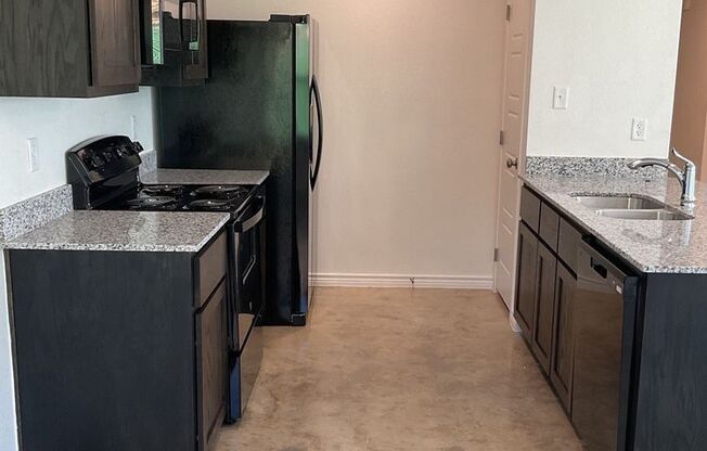 3 beds, 2.5 baths, $1,595, Unit 305 Aqua Chiquita Ct - Unit A