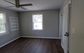 2 beds, 1 bath, $1,395