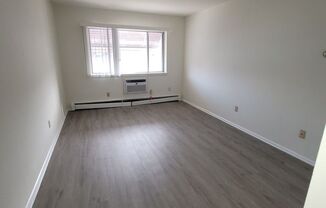 1 bed, 1 bath, 600 sqft, $925, Unit 12