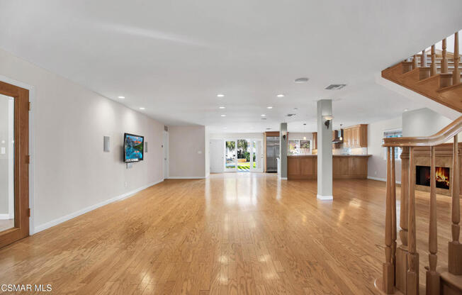 4539 MAMMOTH AVE