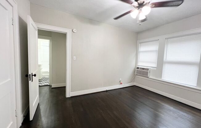 2 beds, 1 bath, $1,200, Unit B3608