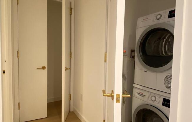 1 bed, 1 bath, 709 sqft, $4,500, Unit 614