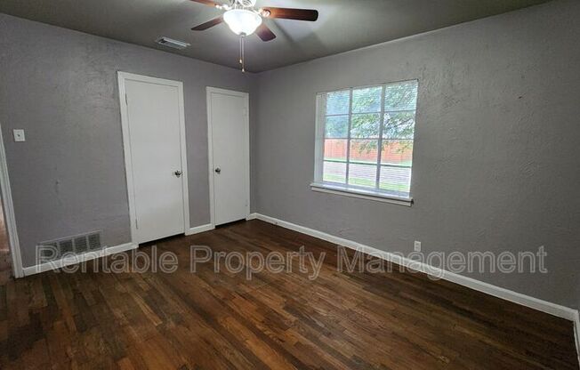 406 W 14 ST