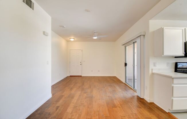 2 beds, 2 baths, $1,600, Unit 823