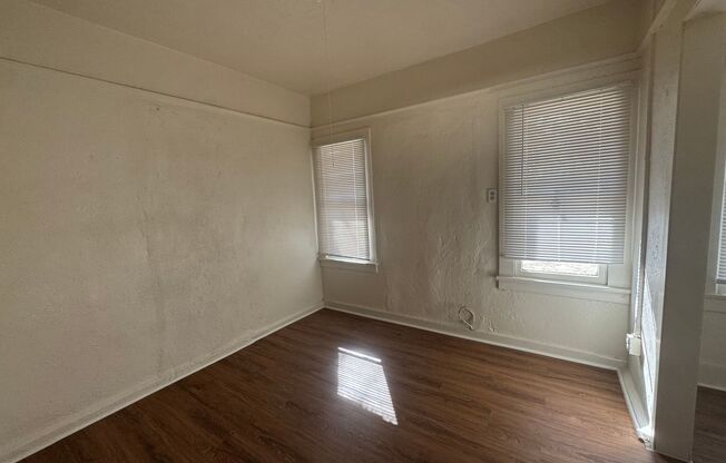 Two Bedroom 1 Bathroom Home in Hemet
