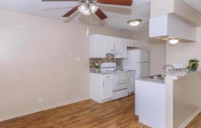 2 beds, 1 bath, 780 sqft, $1,379