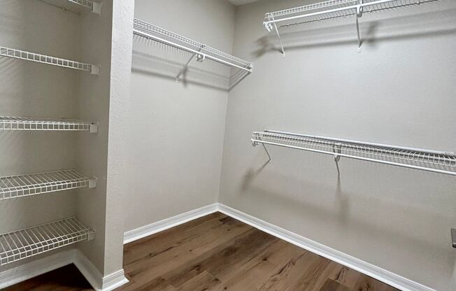 2 beds, 2 baths, 1,000 sqft, $1,499, Unit 205