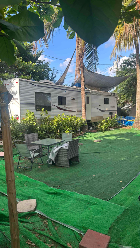 7573 NW 12 CT