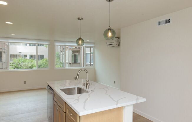 1 bed, 1 bath, 650 sqft, $2,445, Unit A