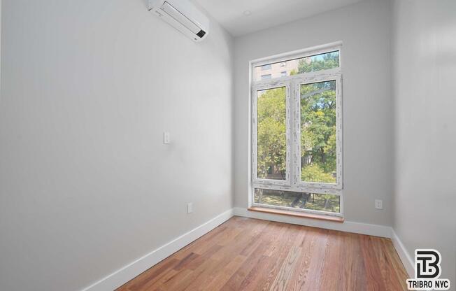 850 FLUSHING AVE