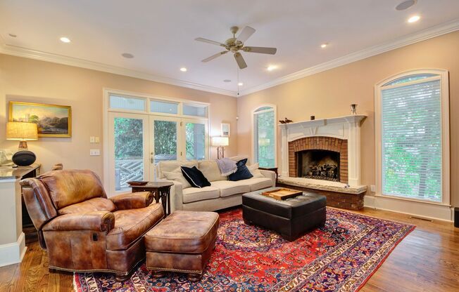 Executive Golf Course Rental in Moores Mill – Prime Location with Pool