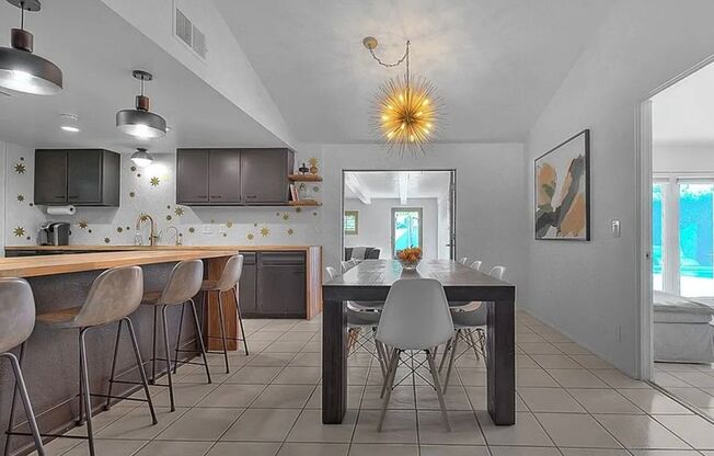 Stylish Palm Springs Home with Indoor-Outdoor Living