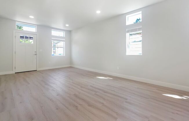 Modern North Beacon Hill Home with Updated Finishes and Great Amenities