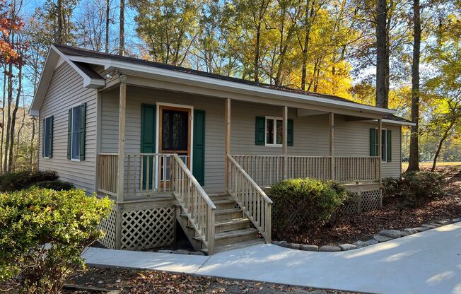 Lovely Cottage with Private Yard