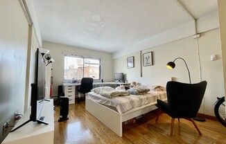 1110 COMMONWEALTH AVE