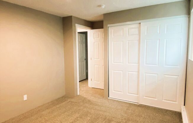 2 beds, 1 bath, 830 sqft, $1,285, Unit O-244