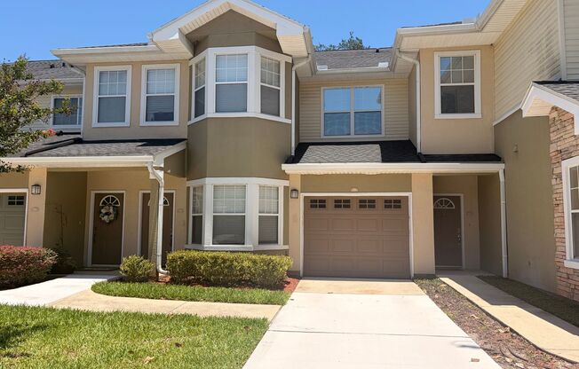 2/2 Oakleaf Townhome! Amenities! Garage Parking!