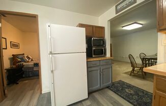 2 beds, 1 bath, $1,200