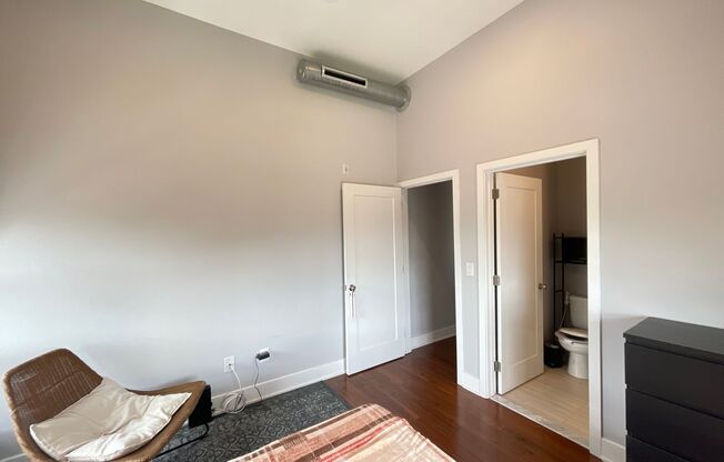 2 beds, 2 baths, $2,095, Unit Apt 40