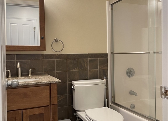 2 beds, 2 baths, 1,130 sqft, $4,850, Unit 304