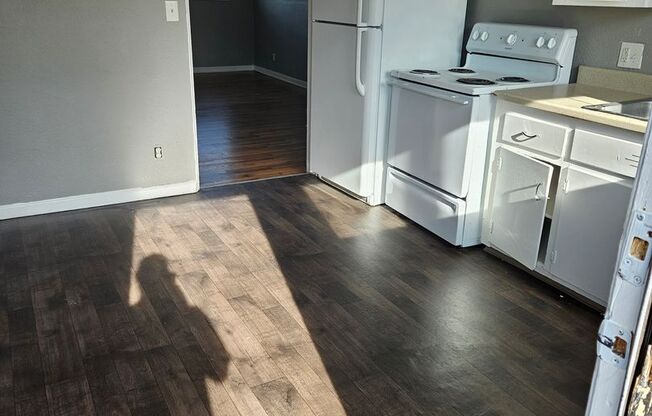 2 beds, 1 bath, 750 sqft, $1,095, Unit B07 1056 18