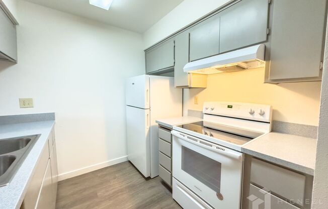 2 beds, 1 bath, 900 sqft, $1,325, Unit 18