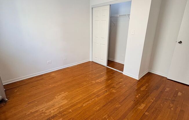 3 beds, 1 bath, 1,003 sqft, $1,350, Unit CA 127.5-2W