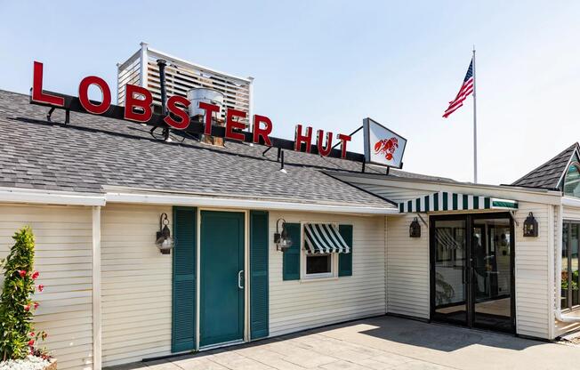 A local favorite, Lobster Hut serves up fresh seafood just minutes from Modera South Shore.