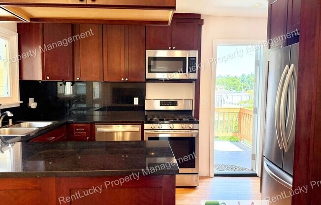 2130 MONTVALE PL W
