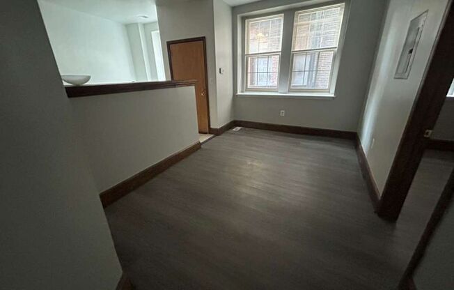 1 bed, 1 bath, 450 sqft, $900, Unit B403