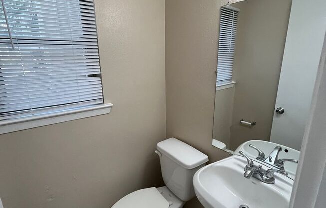2 beds, 1.5 baths, 1,018 sqft, $1,525, Unit 1055