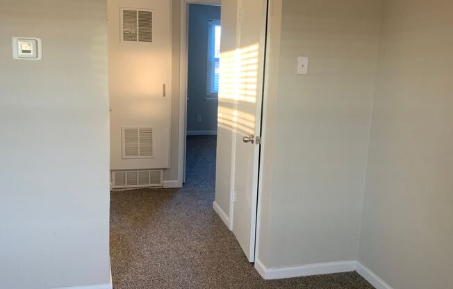 2 beds, 1 bath, 730 sqft, $995, Unit 3