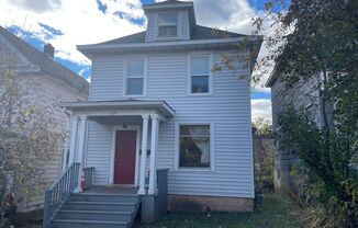 Duluth, MN - 4 bedroom - 2 bathroom - Close to UMD & CSS