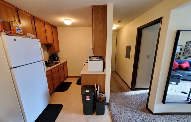 1 bed, 1 bath, $895, Unit 62