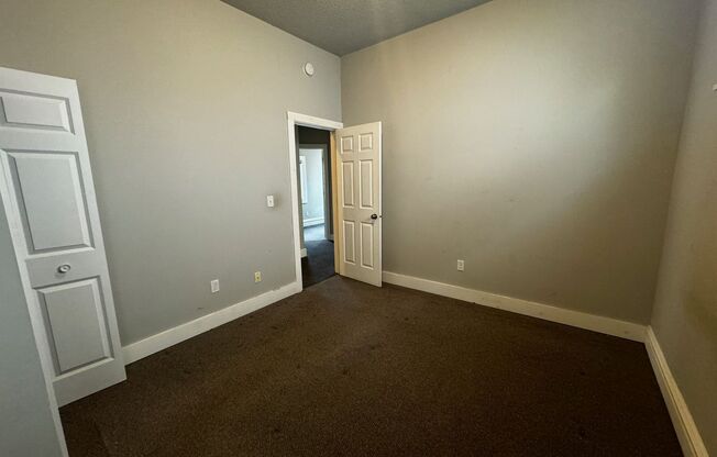 3 beds, 1 bath, $1,650