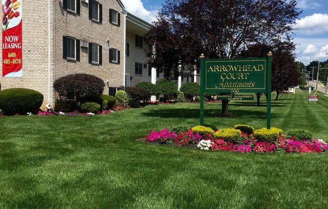 Arrowhead Court Apartments