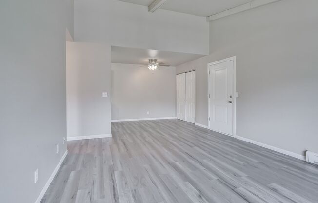 2 beds, 1.5 baths, 925 sqft, $1,249, Unit 3025 - F90