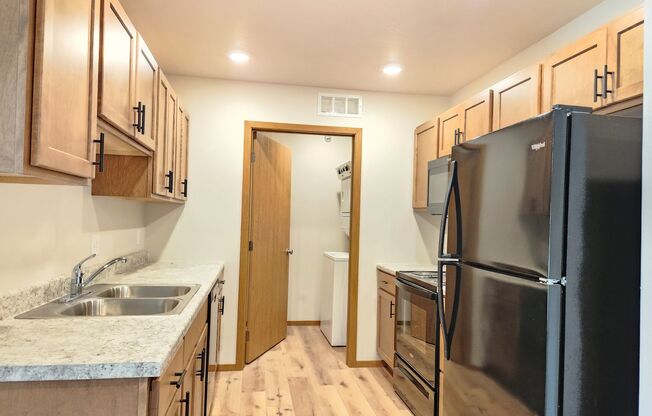 2 beds, 1 bath, 1,006 sqft, $1,290, Unit 3520 108